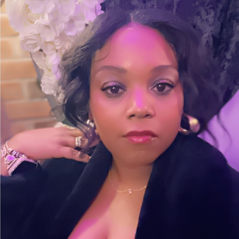 Meet your Posher, Nadia
